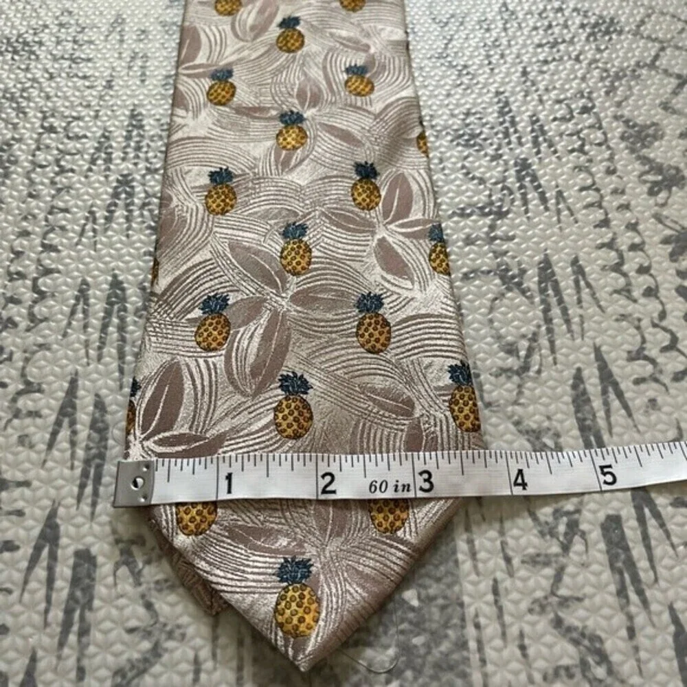 🌸 clearance Ermenegildo Zegna pineapple 100%‎ silk tie